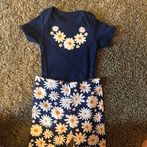 Baby girl Daisy Gerber outfit